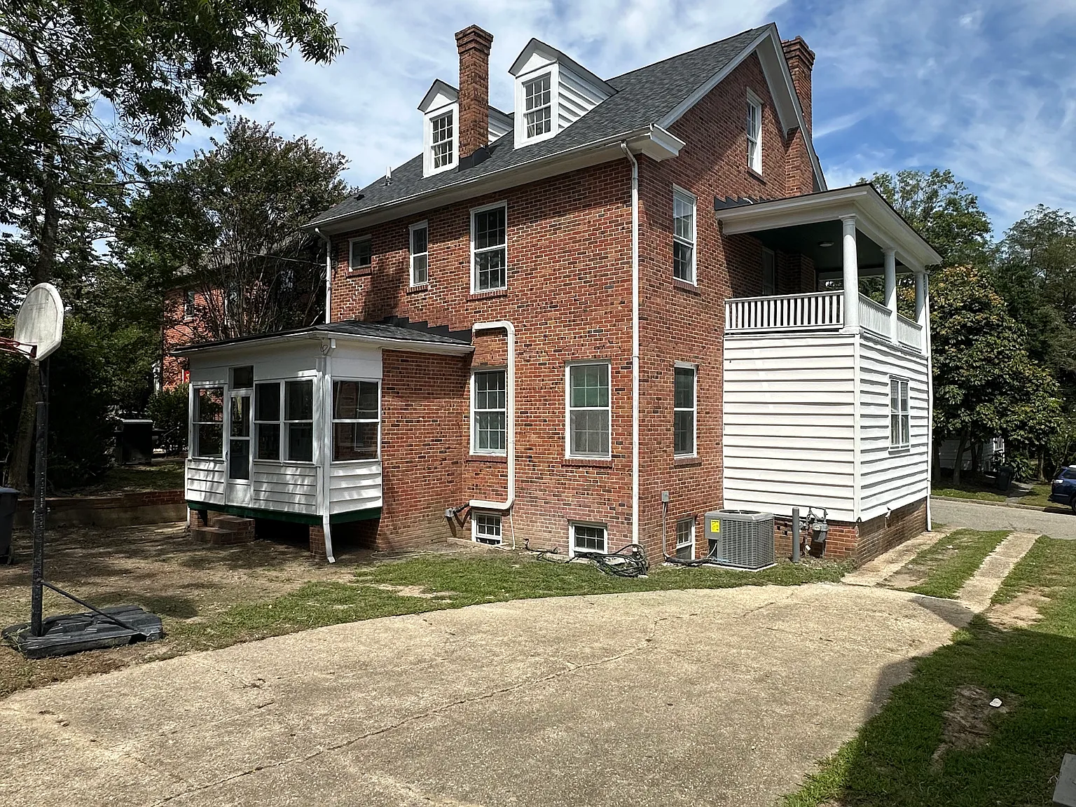 230 Griffin Ave — Photo 4