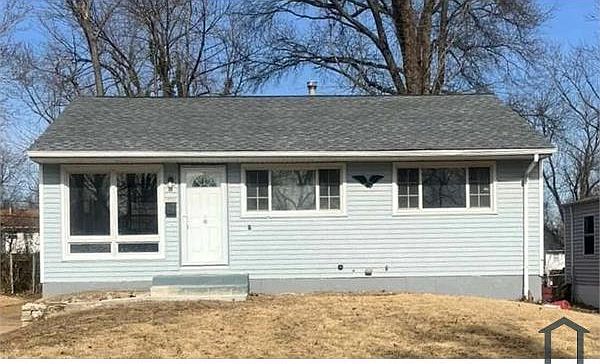 1st image of 413 Caithness Rd