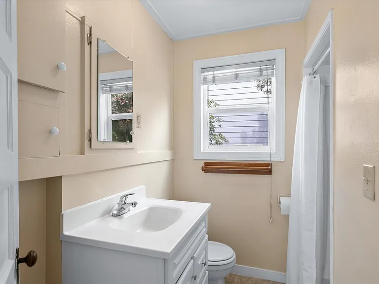 119 Wesley St — Photo 21
