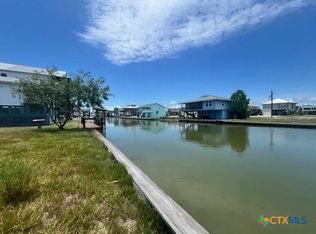 114 Channelview Rd, Rockport, TX 78382