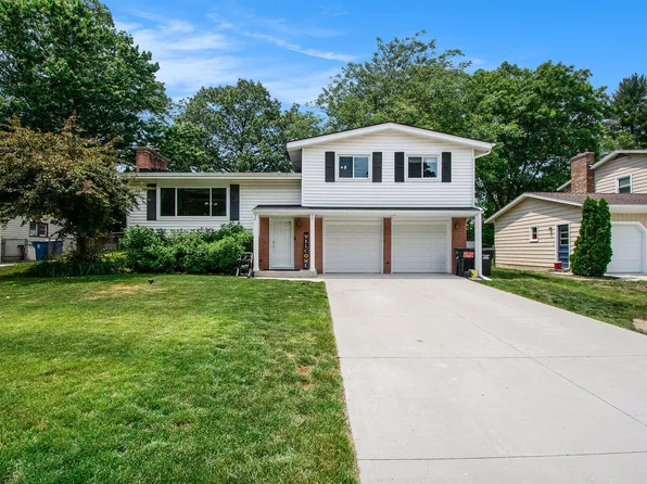 5349 Christie Ave SE, Kentwood, MI 49508