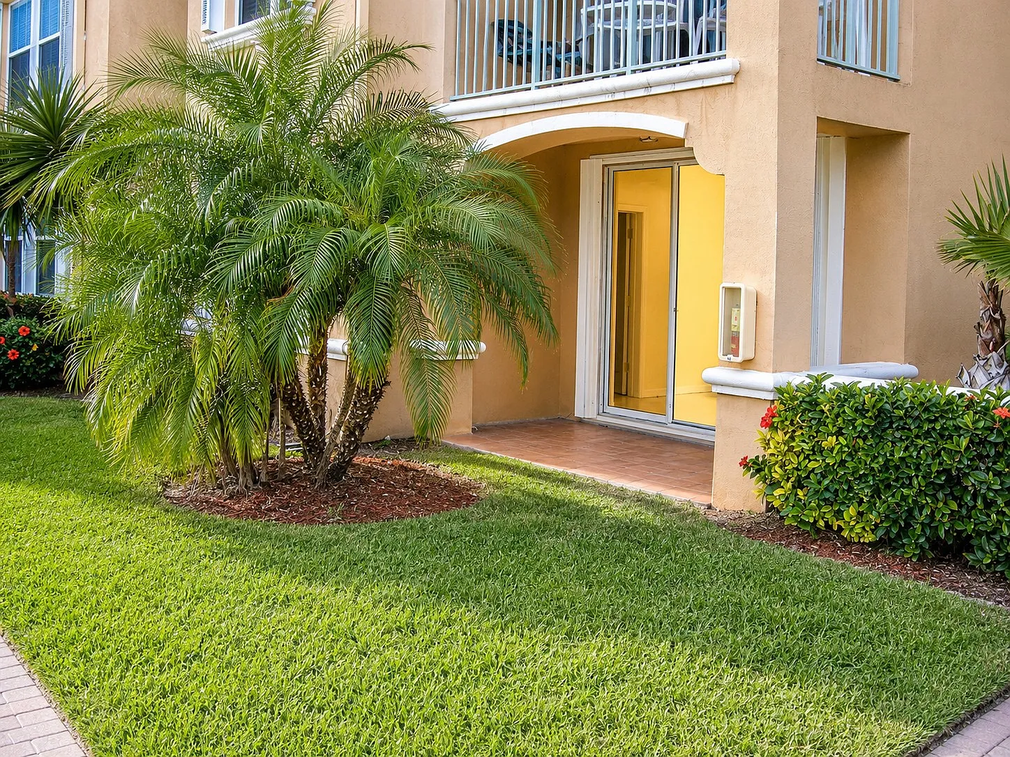 2 bed, 2.5 bath, 1115 sqft, $2,450 — Photo 2