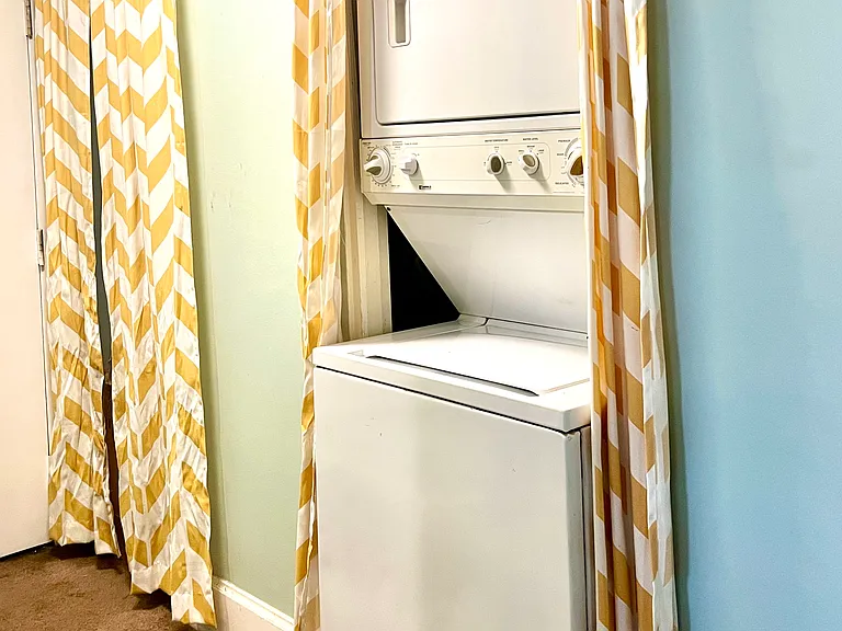 washer /dryer in unit