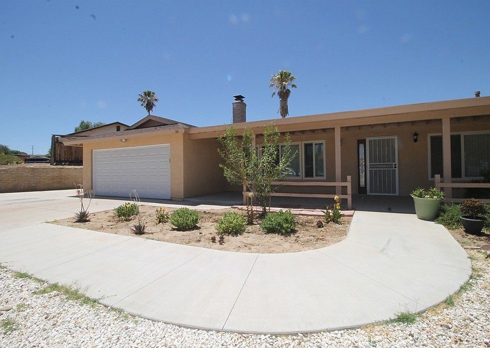 1st image of 28 Barcelona Ct