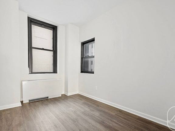 5th image of 15 Park Row APT 23E