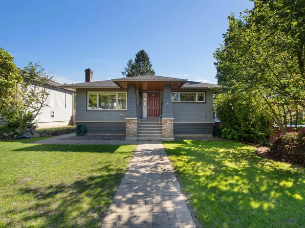 409 W 27th St, North Vancouver, BC V7N 2H7