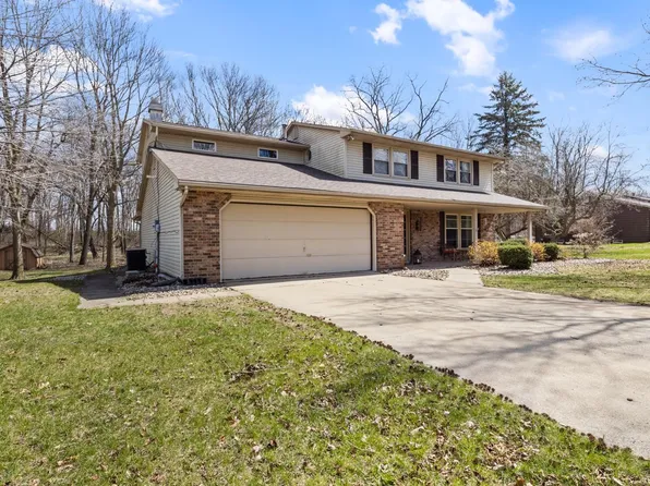 2288 S Southwood Dr, Warsaw, IN 46580