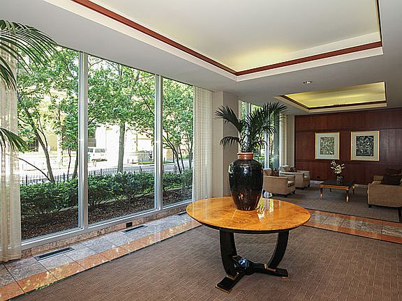3rd image of 1445 N State Pkwy APT 1001