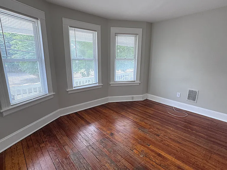 111 Smith St — Photo 15