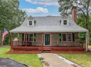 640 Pendleton Hill Rd, Voluntown, CT 06384