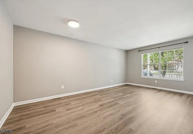907 Wetherburn Ct — Photo 14