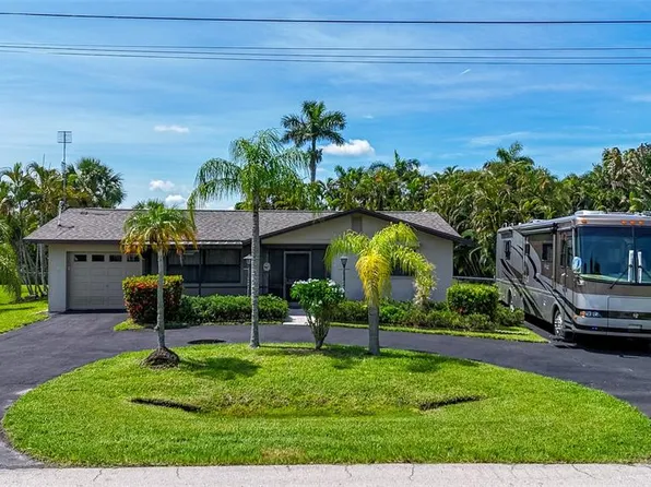 457 Grenier Dr, North Fort Myers, FL 33903