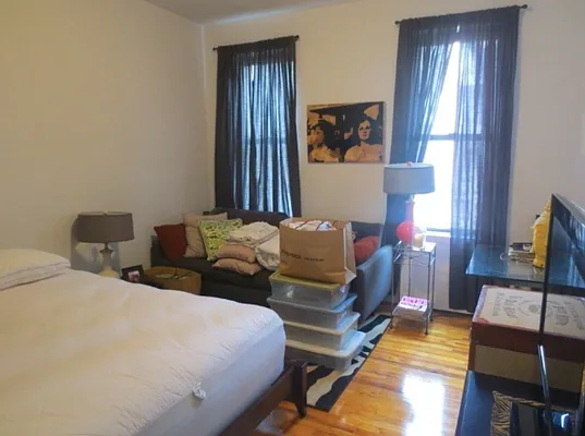 Rented by Mdrn Residential | media 12