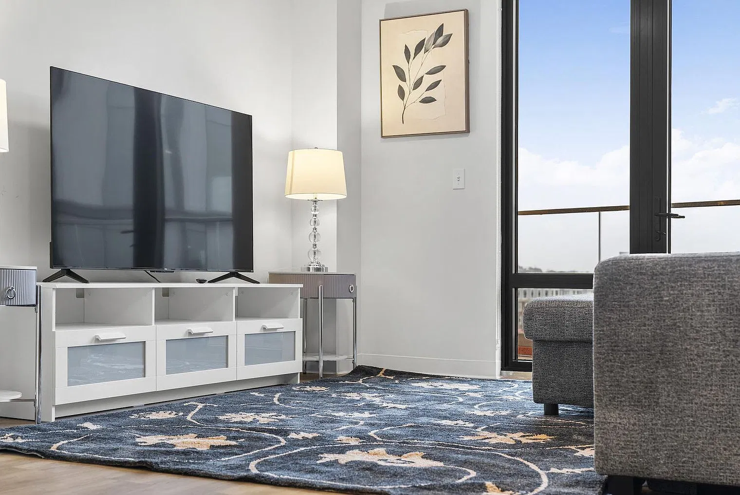 1 bed, 1.0 bath, 871 sqft, $3,779 — Photo 3