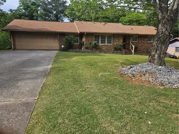 6676 Chaparral Dr, Lithonia, GA 30038