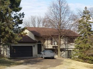 18854 W Peterson Rd, Libertyville, IL 60048