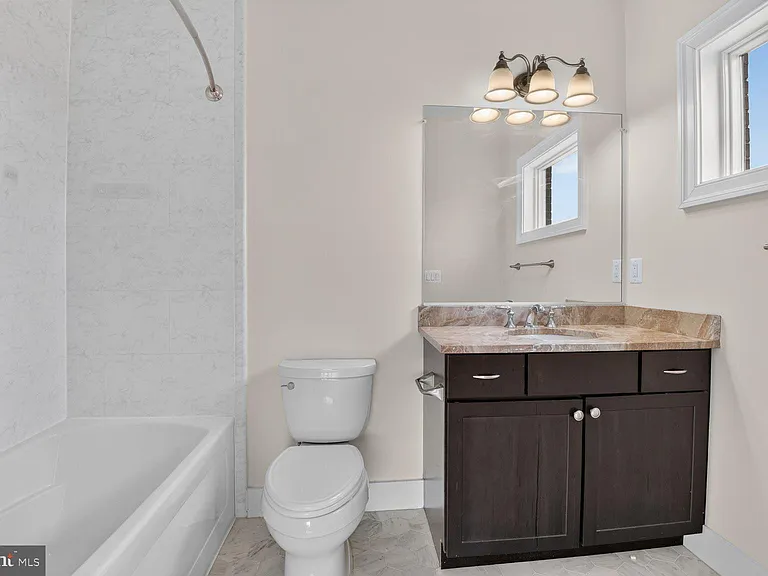 13828 Travilah Rd — Photo 40