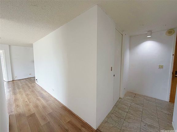 2nd image of 1750 Kalakaua Ave APT 3403
