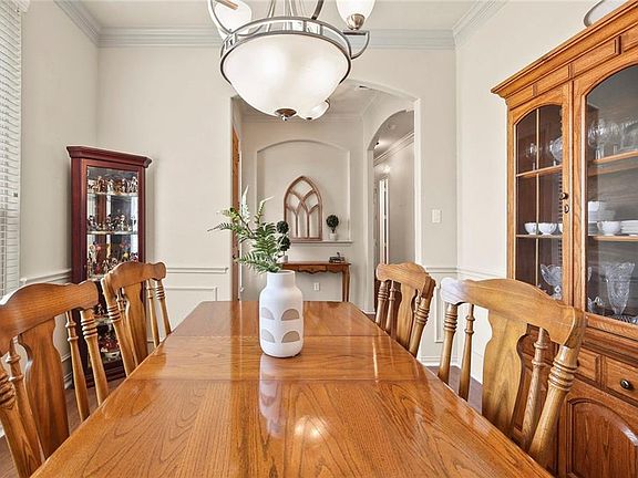 3rd image of 287 Brookwood Forest Dr