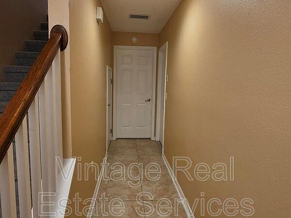 4th image of 2425 Middleton Grove Dr