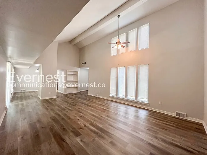 3743 Oak Lake Ln — Photo 7