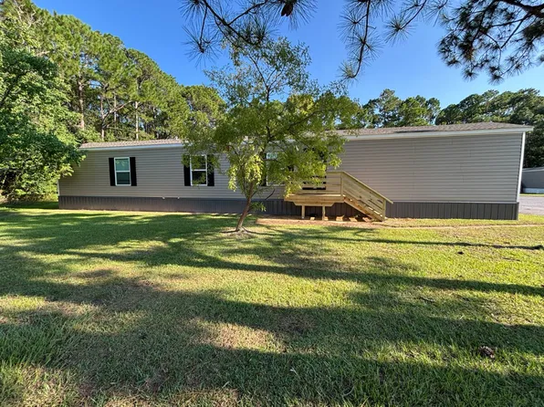 2101 Ladnier Rd, Gautier, MS