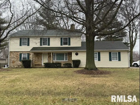 18 Pine Dr #20, Sherman, IL 62684