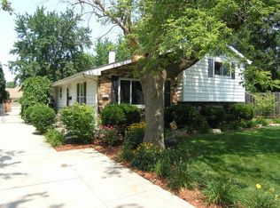 330 W Harrison Rd, Lombard, IL 60148