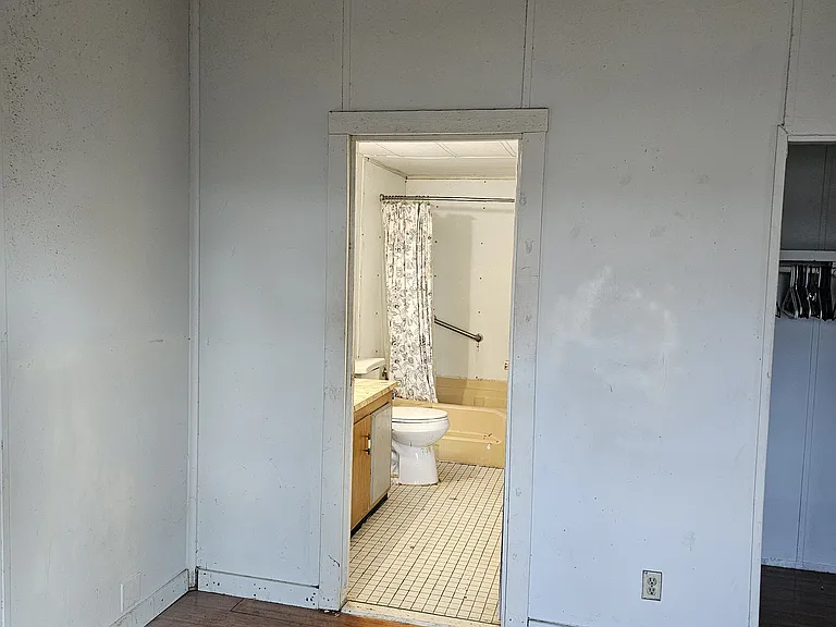 Real Ln — Photo 17
