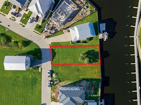 3rd image of 5807 ELISABETHAN LANE LOT 11
