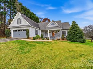 5207 Birchleaf Ln, Claremont, NC 28610