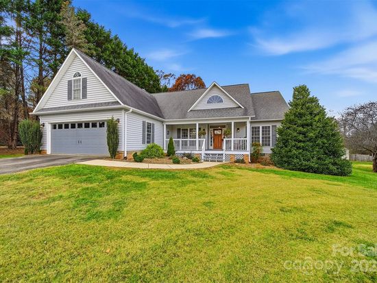 5207 Birchleaf Ln, Claremont, NC 28610