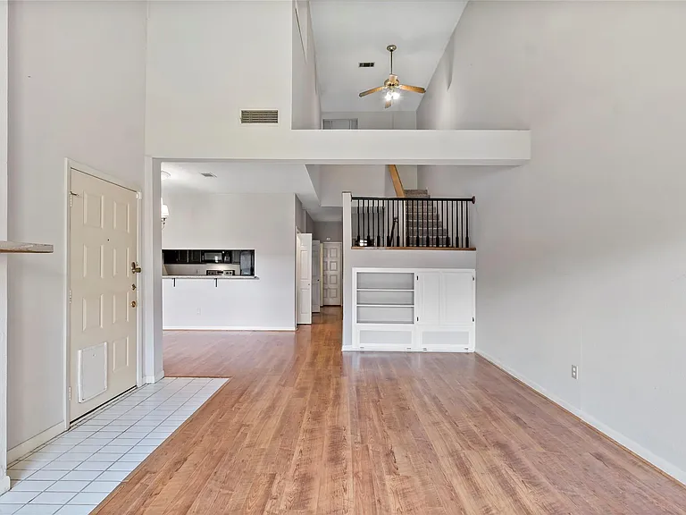 3122 Camelot Dr #33 — Photo 6