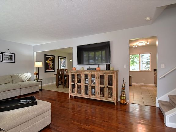 4th image of 6653 Duneden Ave