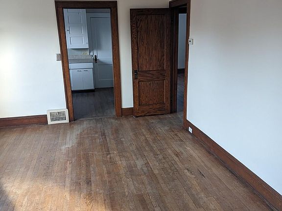 5th image of 1589 Cordova Ave