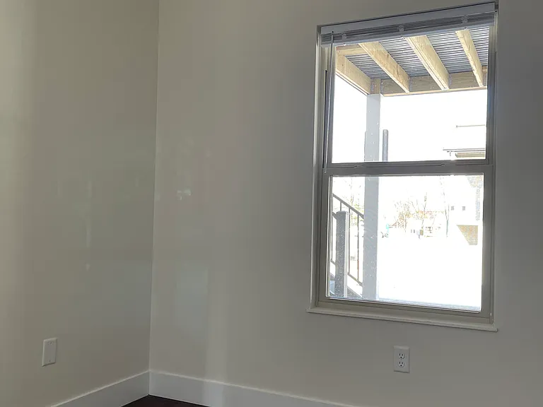 90 Court Yard Ln #9 — Photo 13