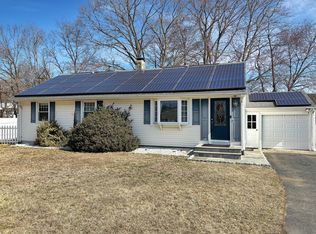 58 Bear Paw Rd, Bridgeport, CT 06606