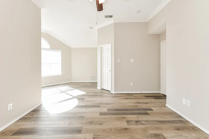 2317 Homestead Dr — Photo 9