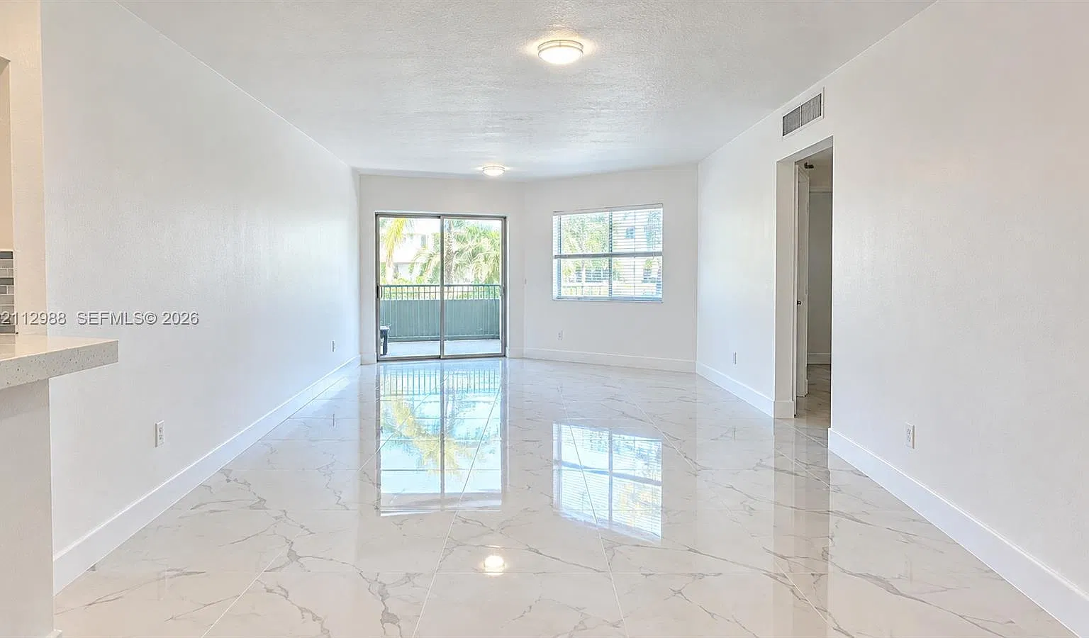 Sky Lake Gardens No 3 Con — Photo 2