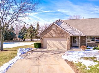 1869 Elizabeth Cir, Sycamore, IL 60178