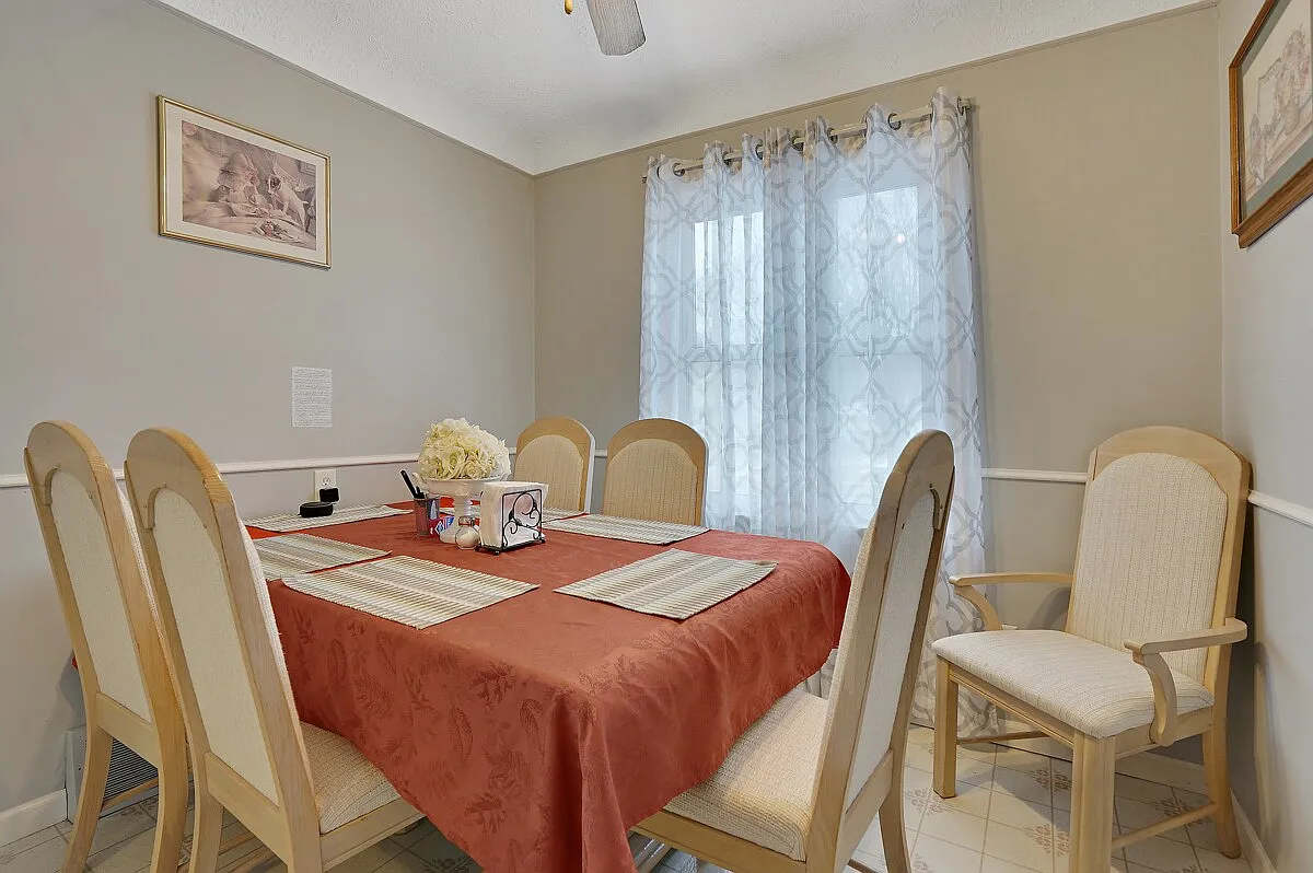 4 bed, 1700 sqft, $3,500 — Photo 2