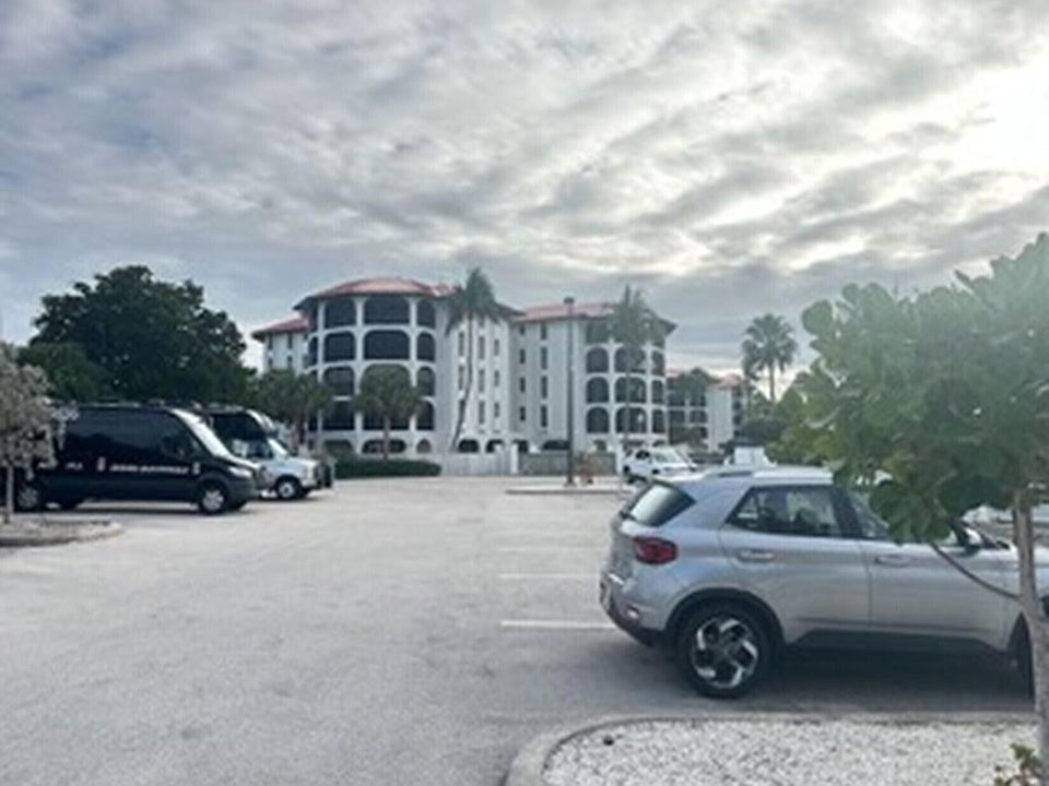 1st image of 1998 Overseas Hwy APT 33A