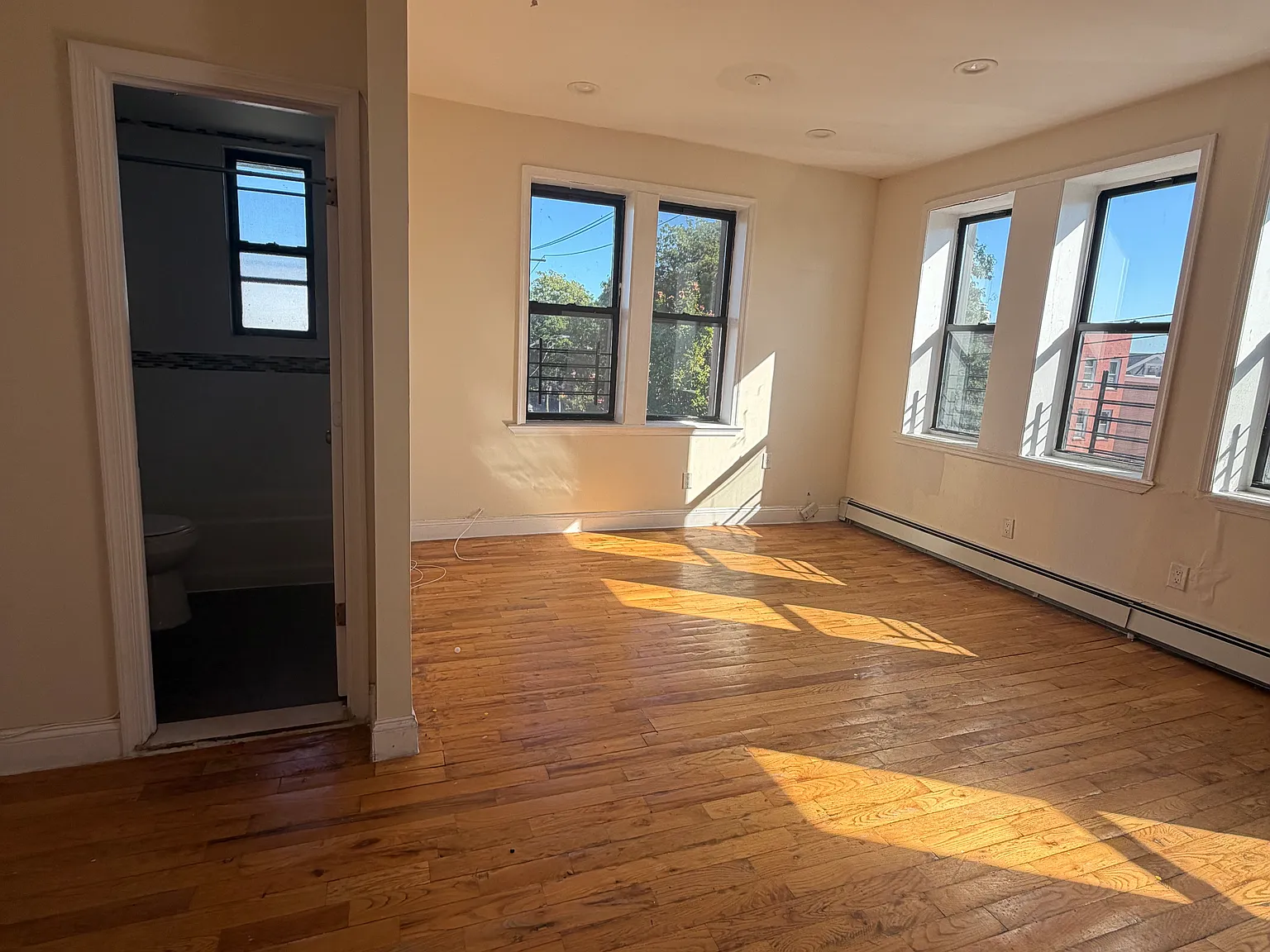 3 bed, $3,454 — Photo 3