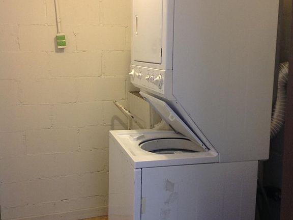 washer and dryer included