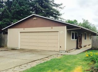 320 E 5th St, Molalla, OR 97038