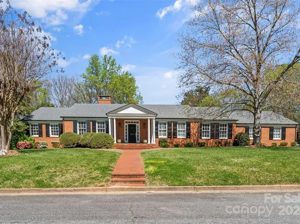 100 Kinwood St, Morganton, NC 28655