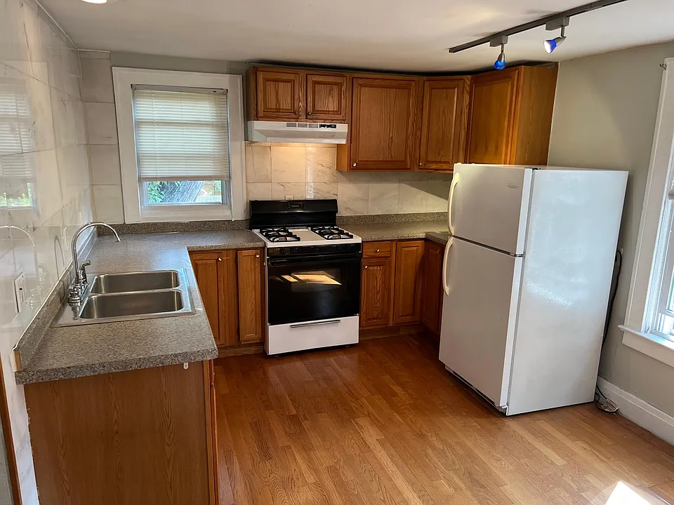174 Lancaster Ave #4