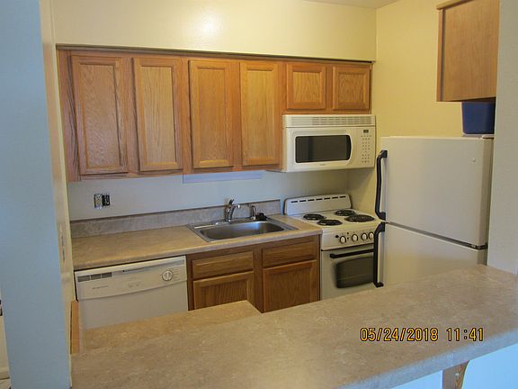 5th image of 461 S Summit St #11