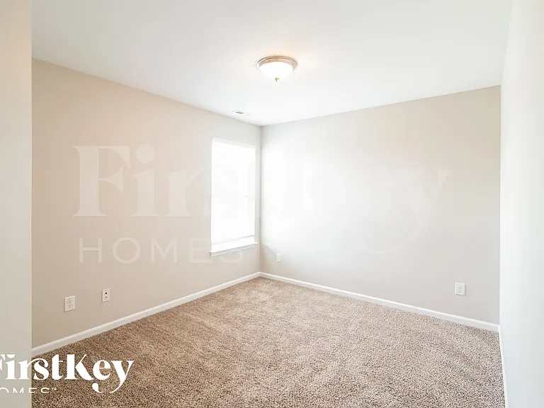 113 Hyrne Dr — Photo 11