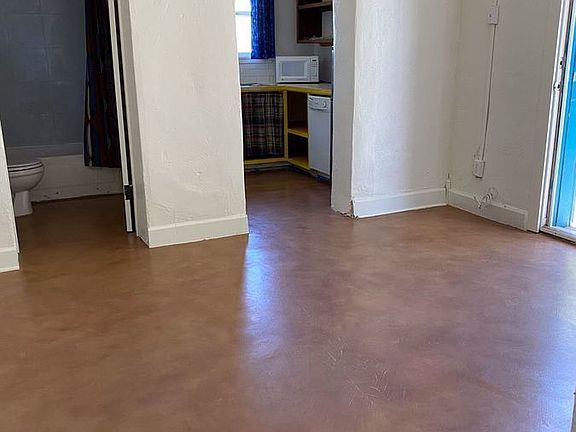 2nd image of 948 N 11th Ave #1